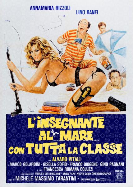 L'insegnante al mare con tutta la classe
