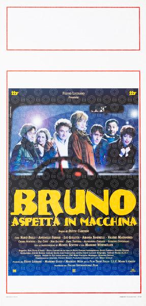 Bruno aspetta in macchina