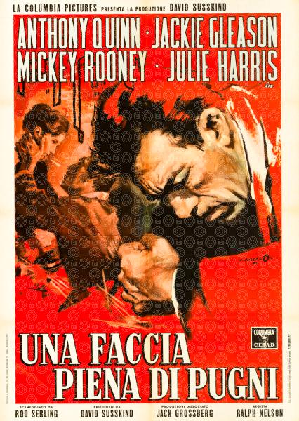 Una faccia piena di pugni